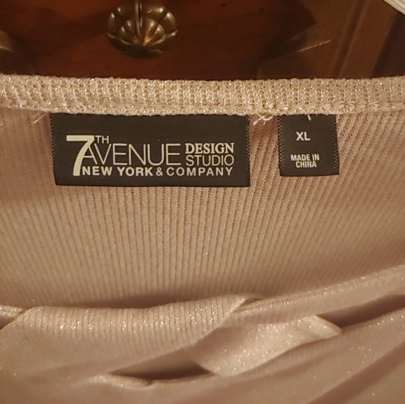 Beautiful NWOT shimmery sweater/top - Picture 3 of 4